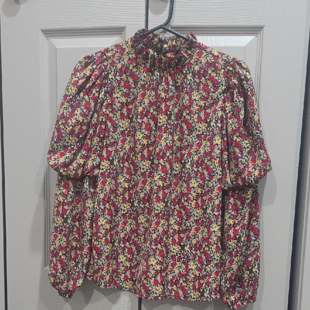 SHEIN Floral Ruffle Collar Blouse